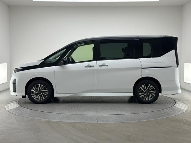 セレナ e-パワー ハイウェイスターV 登録済未使用車 純正メモリナビ(Bluetooth/フルセグ/USB/HDMI) 全方位カメラ 前後コーナーセンサー ワイヤレス充電 プロパイロット ブラインドスポットモニター 両側パワースライドドア(33枚目)