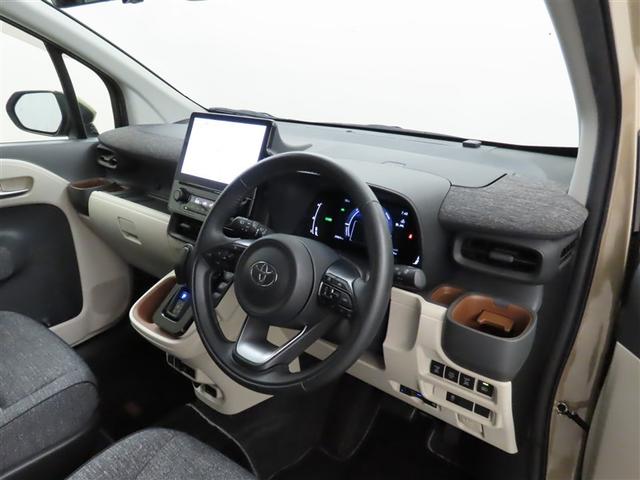 シエンタ ハイブリッドＺ　衝突軽減ブレーキ　踏み間違い制御装置　車線逸脱警報　オートハイビーム　ブラインドモニター　パノラミックビューモニター　両側電動スライドドア　シートヒーター　メモリーナビ　フルセグＴＶ　ＣＤＤＶＤ再生（11枚目）