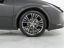 装着タイヤサイズは、195/50R19です。