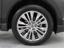 装着タイヤサイズは、225/55R19です。