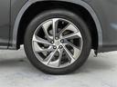 装着タイヤサイズは、235/55R20です。純正アルミホイールを装着しています。