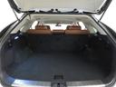 後席使用時でも、十分な荷室空間を確保しております。