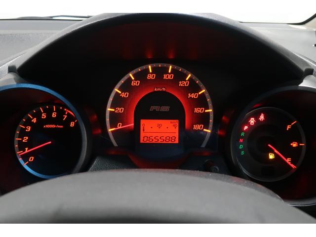 フィット ＲＳ　１年保証付　ドラレコ　ナビ　Ｂカメラ　ＥＴＣ　ＤＶＤ再生可　運転席エアバック　フルセグＴＶ　キ－レス　セキュリティアラーム　ＡＡＣ　ドライブレコーダー　ＰＷ　ＡＢＳ　パワーステ　スマートキーシステム（10枚目）