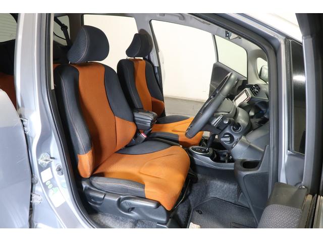 フィット ＲＳ　１年保証付　ドラレコ　ナビ　Ｂカメラ　ＥＴＣ　ＤＶＤ再生可　運転席エアバック　フルセグＴＶ　キ－レス　セキュリティアラーム　ＡＡＣ　ドライブレコーダー　ＰＷ　ＡＢＳ　パワーステ　スマートキーシステム（15枚目）