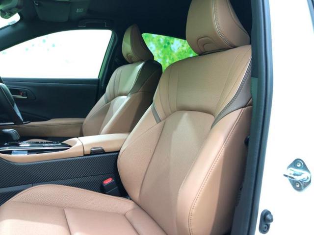 クラウンスポーツ 4WD Z サンルーフ/保証書/ディスプレイオーディオ+ナビ/デジタルインナーミラー/シートヒーター/全方位モニター/車線逸脱防止支援システム/シート フルレザー/パーキングアシスト 自動操舵 革シート 4WD(6枚目)