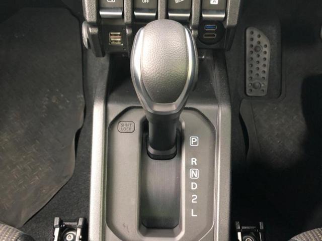ジムニーシエラ 4WD JC 保証書/社外 10インチ SDナビ/衝突安全装置/シートヒーター/車線逸脱防止支援システム/ヘッドランプ LED/ETC/EBD付ABS/横滑り防止装置/フルセグTV/エアバッグ 運転席 ワンオーナー(17枚目)