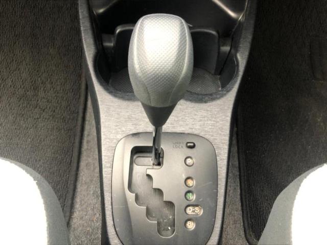 ヴィッツ F 新品タイヤ/保証書/社外 SDナビ/ETC/ABS/ワンセグTV/エアバッグ 運転席/エアバッグ 助手席/パワーウインドウ/キーレスエントリー/パワーステアリング/マニュアルエアコン/取扱説明書(17枚目)