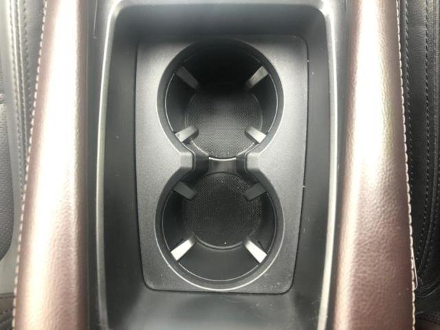 ＷＥＣＡＲＳでは各商談席に大型モニターをご用意しております！見やすい大画面でゆったりと全国の在庫をご覧いただけます！是非ご来店お待ちしております！