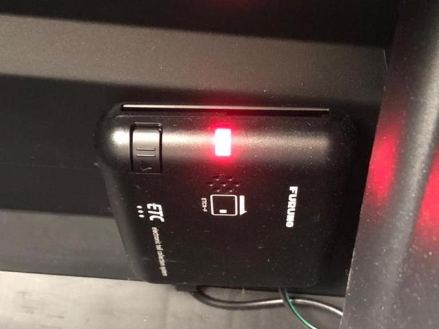 ヤリスクロス ハイブリッドZ ディスプレイオーディオ8インチ/衝突安全装置/シートヒーター/パノラミックビューモニター/車線逸脱防止支援システム/シート ハーフレザー/ドライブレコーダー 社外/ヘッドランプ LED 全周囲カメラ(17枚目)