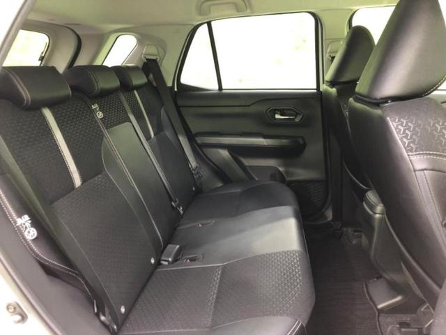 ロッキー プレミアムＧ　ＨＥＶ　新品タイヤ／保証書／ディスプレイオーディオ／衝突安全装置／シートヒーター／車線逸脱防止支援システム／シート　ハーフレザー／ヘッドランプ　ＬＥＤ／ＥＴＣ／ＥＢＤ付ＡＢＳ／横滑り防止装置　ワンオーナー（5枚目）