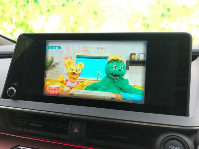 プリウス Z ガラスルーフ/保証書/ディスプレイオーディオ+ナビ12.3インチ/トヨタセーフティセンス/シートヒーター/パノラミックビューモニター/車線逸脱防止支援システム/シート 合皮/電動バックドア ETC(11枚目)