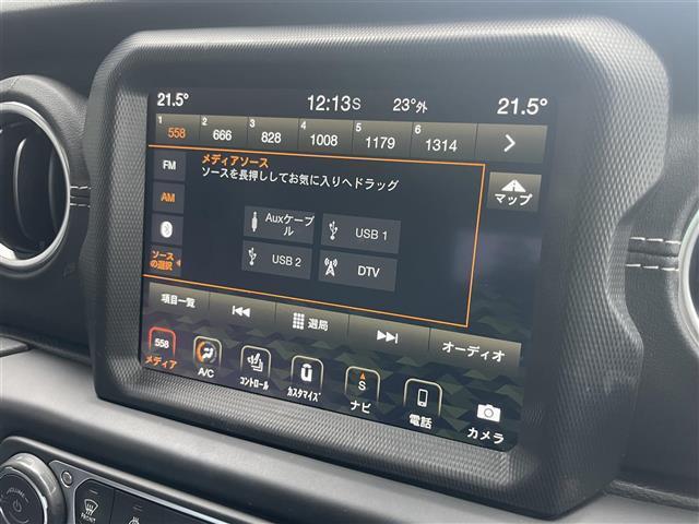 ジープ・ラングラーアンリミテッド サハラ　純正ナビ　フロント／バックカメラ　ＣａｒＰｌａｙ　ＡＣＣ　ＢＳＭ　ＰＤＣ　シートヒーター　ステアリングヒーター　黒革シート　衝突軽減ブレーキ　純正ＬＥＤヘッドライト　純正ドライブレコーダー　ＥＴＣ（11枚目）