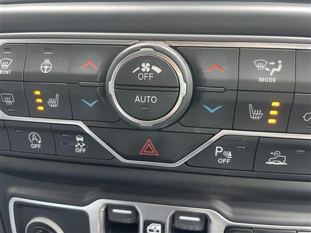ジープ・ラングラーアンリミテッド サハラ　純正ナビ　フロント／バックカメラ　ＣａｒＰｌａｙ　ＡＣＣ　ＢＳＭ　ＰＤＣ　シートヒーター　ステアリングヒーター　黒革シート　衝突軽減ブレーキ　純正ＬＥＤヘッドライト　純正ドライブレコーダー　ＥＴＣ（15枚目）