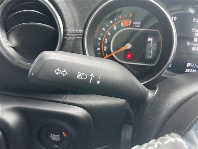 ジープ・ラングラーアンリミテッド サハラ　純正ナビ　フロント／バックカメラ　ＣａｒＰｌａｙ　ＡＣＣ　ＢＳＭ　ＰＤＣ　シートヒーター　ステアリングヒーター　黒革シート　衝突軽減ブレーキ　純正ＬＥＤヘッドライト　純正ドライブレコーダー　ＥＴＣ（20枚目）