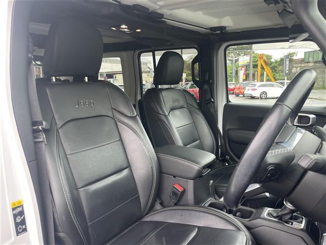 ジープ・ラングラーアンリミテッド サハラ　純正ナビ　フロント／バックカメラ　ＣａｒＰｌａｙ　ＡＣＣ　ＢＳＭ　ＰＤＣ　シートヒーター　ステアリングヒーター　黒革シート　衝突軽減ブレーキ　純正ＬＥＤヘッドライト　純正ドライブレコーダー　ＥＴＣ（34枚目）