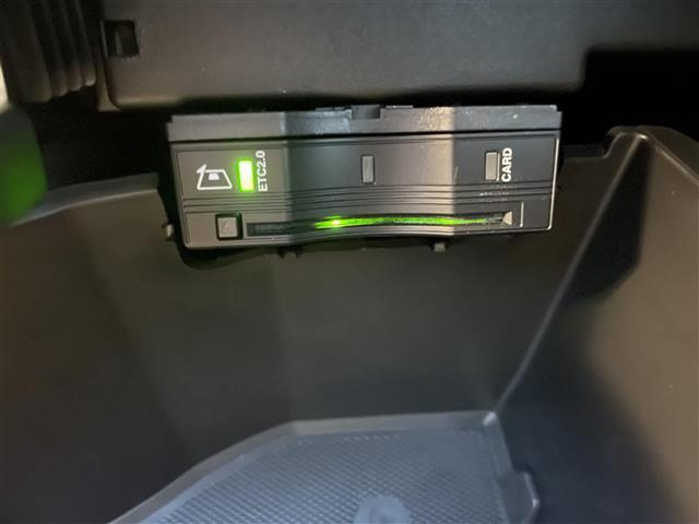 ＧＬＢ ＧＬＢ２００ｄ　４マチック　ＡＭＧラインパッケージ　レーダーセーフティＰＫＧ　ＡＭＧ　純ナビ　ＢＴ　フルセグ　ＡＣＣ　ＢＳＭ　全方位カメラ　純正ドラレコ　ハーフレザー　シートヒーター　ＥＴＣ　パワーバックドア　スペアキー（9枚目）
