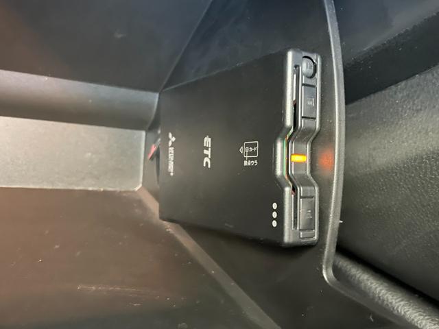 ジープ・レネゲード ロンジチュード Dオーディオ CarPlay/androidauto Bカメラ Bluetooth/USBポート/AM/FM LKA BSM PDC(リヤ) クルーズコントロール 前面衝突警報 ドライブレコーダー(12枚目)