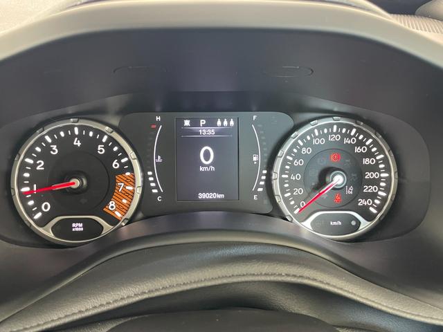 ジープ・レネゲード ロンジチュード Dオーディオ CarPlay/androidauto Bカメラ Bluetooth/USBポート/AM/FM LKA BSM PDC(リヤ) クルーズコントロール 前面衝突警報 ドライブレコーダー(14枚目)