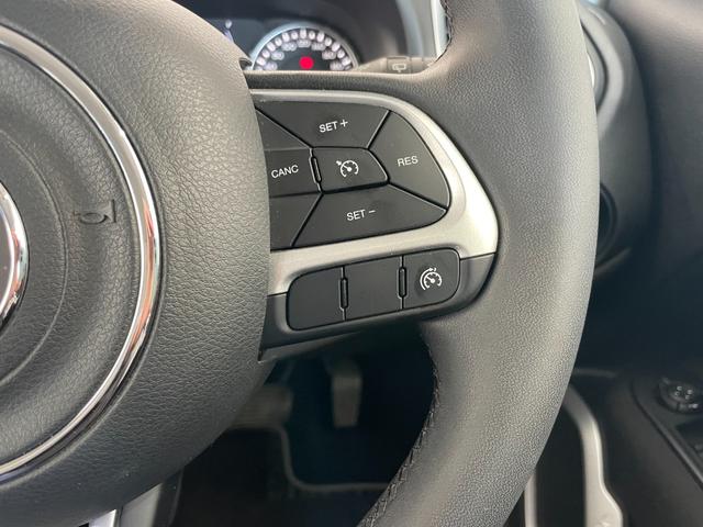 ジープ・レネゲード ロンジチュード Dオーディオ CarPlay/androidauto Bカメラ Bluetooth/USBポート/AM/FM LKA BSM PDC(リヤ) クルーズコントロール 前面衝突警報 ドライブレコーダー(17枚目)