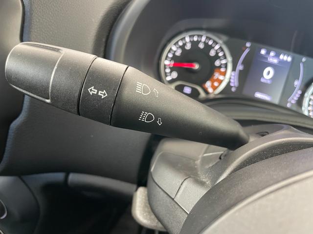 ジープ・レネゲード ロンジチュード Dオーディオ CarPlay/androidauto Bカメラ Bluetooth/USBポート/AM/FM LKA BSM PDC(リヤ) クルーズコントロール 前面衝突警報 ドライブレコーダー(18枚目)