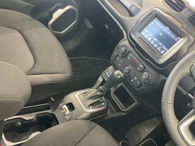ジープ・レネゲード ロンジチュード Dオーディオ CarPlay/androidauto Bカメラ Bluetooth/USBポート/AM/FM LKA BSM PDC(リヤ) クルーズコントロール 前面衝突警報 ドライブレコーダー(21枚目)