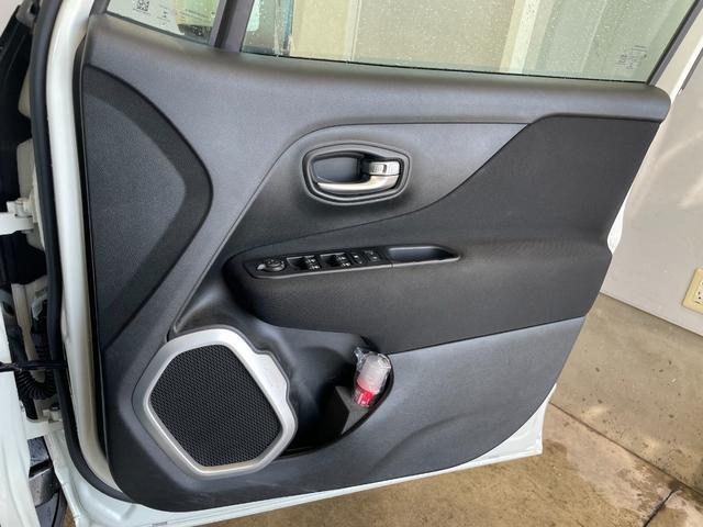 ジープ・レネゲード ロンジチュード Dオーディオ CarPlay/androidauto Bカメラ Bluetooth/USBポート/AM/FM LKA BSM PDC(リヤ) クルーズコントロール 前面衝突警報 ドライブレコーダー(28枚目)