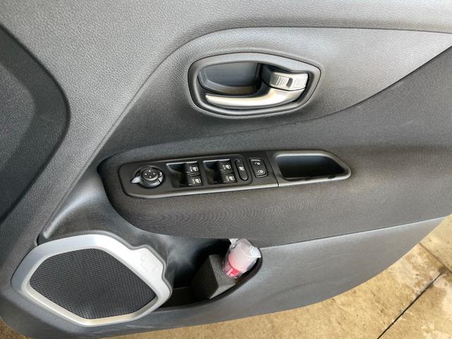 ジープ・レネゲード ロンジチュード Dオーディオ CarPlay/androidauto Bカメラ Bluetooth/USBポート/AM/FM LKA BSM PDC(リヤ) クルーズコントロール 前面衝突警報 ドライブレコーダー(29枚目)