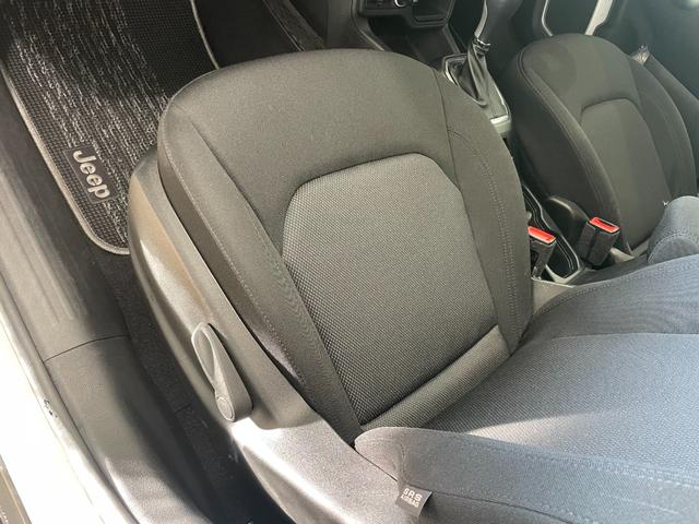 ジープ・レネゲード ロンジチュード Dオーディオ CarPlay/androidauto Bカメラ Bluetooth/USBポート/AM/FM LKA BSM PDC(リヤ) クルーズコントロール 前面衝突警報 ドライブレコーダー(36枚目)