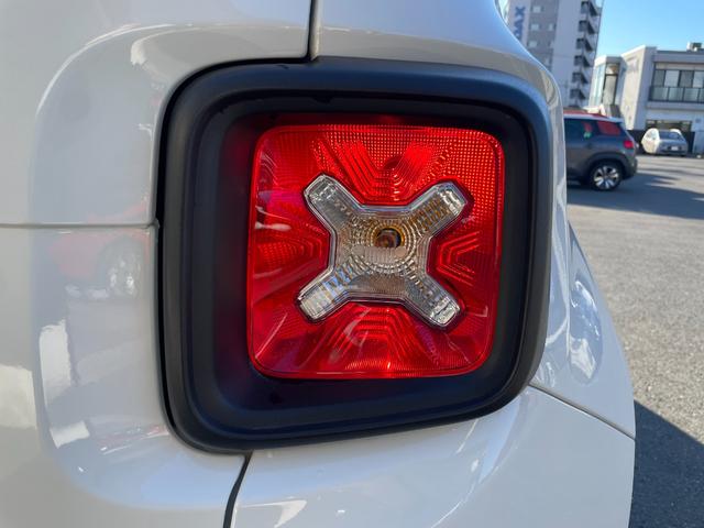 ジープ・レネゲード ロンジチュード Dオーディオ CarPlay/androidauto Bカメラ Bluetooth/USBポート/AM/FM LKA BSM PDC(リヤ) クルーズコントロール 前面衝突警報 ドライブレコーダー(49枚目)