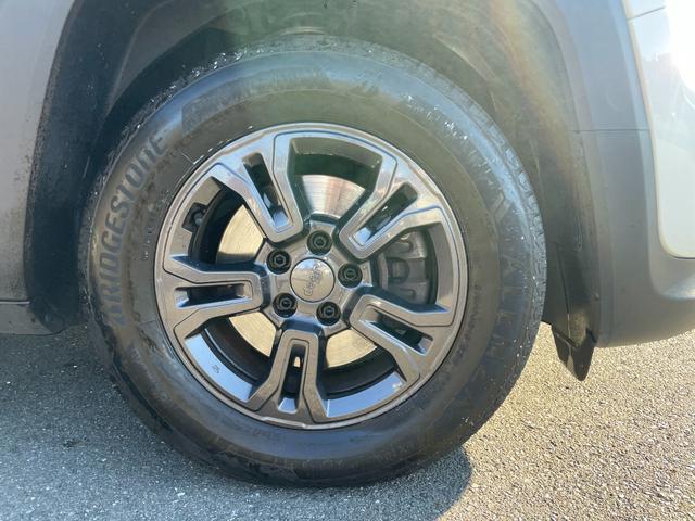 ジープ・レネゲード ロンジチュード Dオーディオ CarPlay/androidauto Bカメラ Bluetooth/USBポート/AM/FM LKA BSM PDC(リヤ) クルーズコントロール 前面衝突警報 ドライブレコーダー(60枚目)