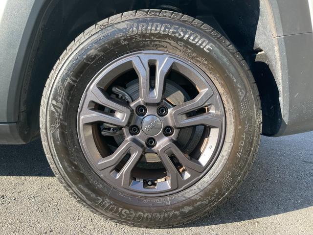 ジープ・レネゲード ロンジチュード Dオーディオ CarPlay/androidauto Bカメラ Bluetooth/USBポート/AM/FM LKA BSM PDC(リヤ) クルーズコントロール 前面衝突警報 ドライブレコーダー(63枚目)