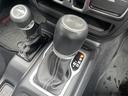 サハラ　純正ナビ　フロント／バックカメラ　ＣａｒＰｌａｙ　ＡＣＣ　ＢＳＭ　ＰＤＣ　シートヒーター　ステアリングヒーター　黒革シート　衝突軽減ブレーキ　純正ＬＥＤヘッドライト　純正ドライブレコーダー　ＥＴＣ（26枚目）