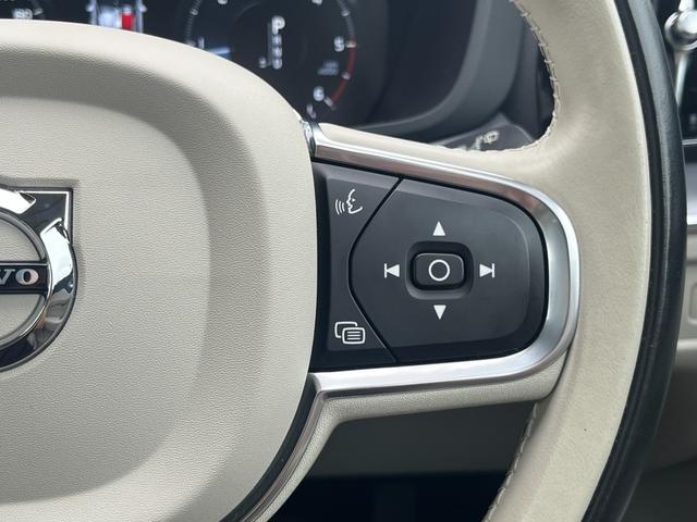 ＸＣ６０ Ｄ４　ＡＷＤ　モーメンタム　クライメートＰＫＧ　白革　ＢＬＩＳ　純正ナビ　３６０°カメラ　アダブティブクルーズコントロール　レーンキープアシスト　メモリー付パワーシート　全席シートヒーター　ＥＴＣ　ドライブレコーダー（18枚目）