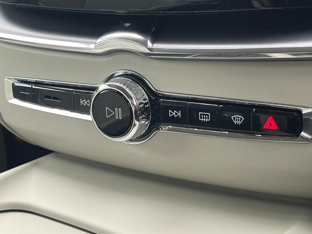 ＸＣ６０ Ｄ４　ＡＷＤ　モーメンタム　クライメートＰＫＧ　白革　ＢＬＩＳ　純正ナビ　３６０°カメラ　アダブティブクルーズコントロール　レーンキープアシスト　メモリー付パワーシート　全席シートヒーター　ＥＴＣ　ドライブレコーダー（24枚目）