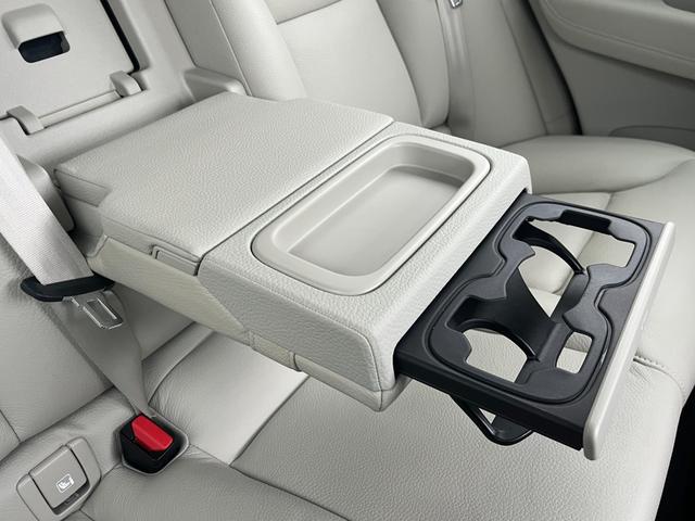 ＸＣ６０ Ｄ４　ＡＷＤ　モーメンタム　クライメートＰＫＧ　白革　ＢＬＩＳ　純正ナビ　３６０°カメラ　アダブティブクルーズコントロール　レーンキープアシスト　メモリー付パワーシート　全席シートヒーター　ＥＴＣ　ドライブレコーダー（34枚目）