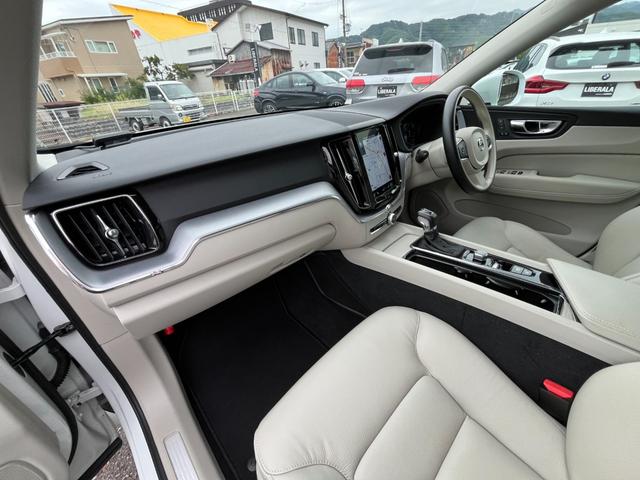 ＸＣ６０ Ｄ４　ＡＷＤ　モーメンタム　クライメートＰＫＧ　白革　ＢＬＩＳ　純正ナビ　３６０°カメラ　アダブティブクルーズコントロール　レーンキープアシスト　メモリー付パワーシート　全席シートヒーター　ＥＴＣ　ドライブレコーダー（40枚目）