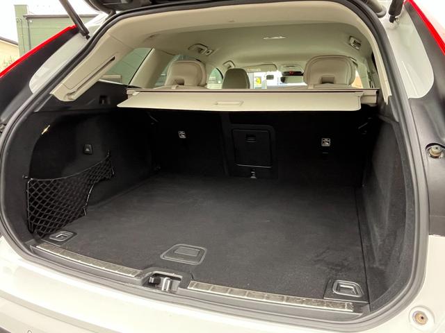 ＸＣ６０ Ｄ４　ＡＷＤ　モーメンタム　クライメートＰＫＧ　白革　ＢＬＩＳ　純正ナビ　３６０°カメラ　アダブティブクルーズコントロール　レーンキープアシスト　メモリー付パワーシート　全席シートヒーター　ＥＴＣ　ドライブレコーダー（46枚目）