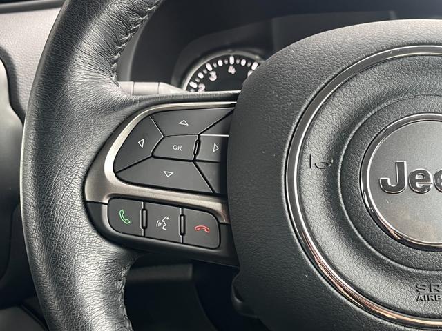 ジープ・レネゲード リミテッド　レザーシート　ステアリングヒーター　ブラインドスポットモニター　純正ナビ（Ｂｌｕｅｔｏｏｔｈ／ＡＵＸ／ワンセグ）　衝突被害軽減システム　バックカメラ　スマートキー　アダブティブクルーズコントロール（16枚目）
