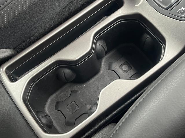 ジープ・レネゲード リミテッド　レザーシート　ステアリングヒーター　ブラインドスポットモニター　純正ナビ（Ｂｌｕｅｔｏｏｔｈ／ＡＵＸ／ワンセグ）　衝突被害軽減システム　バックカメラ　スマートキー　アダブティブクルーズコントロール（29枚目）