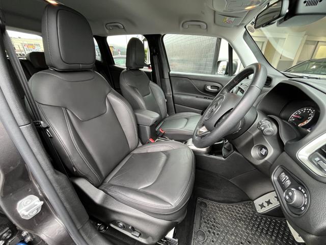 ジープ・レネゲード リミテッド　レザーシート　ステアリングヒーター　ブラインドスポットモニター　純正ナビ（Ｂｌｕｅｔｏｏｔｈ／ＡＵＸ／ワンセグ）　衝突被害軽減システム　バックカメラ　スマートキー　アダブティブクルーズコントロール（35枚目）