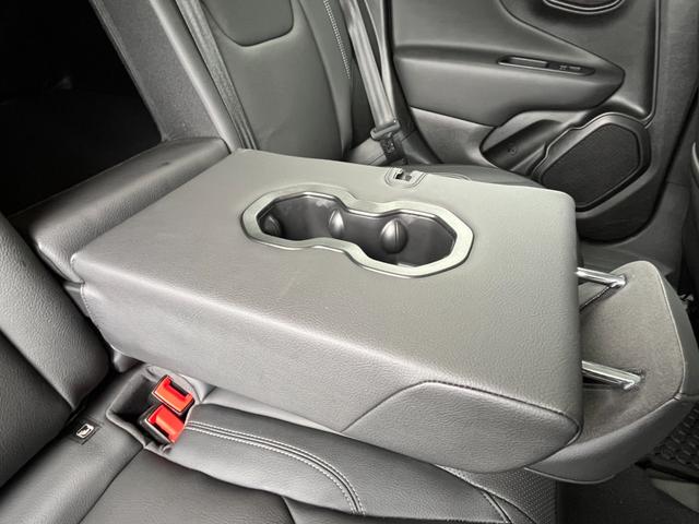 ジープ・レネゲード リミテッド　レザーシート　ステアリングヒーター　ブラインドスポットモニター　純正ナビ（Ｂｌｕｅｔｏｏｔｈ／ＡＵＸ／ワンセグ）　衝突被害軽減システム　バックカメラ　スマートキー　アダブティブクルーズコントロール（46枚目）