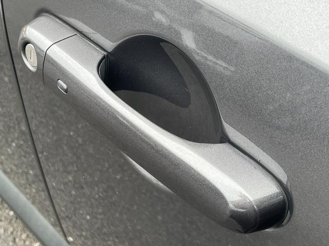 ジープ・レネゲード リミテッド　レザーシート　ステアリングヒーター　ブラインドスポットモニター　純正ナビ（Ｂｌｕｅｔｏｏｔｈ／ＡＵＸ／ワンセグ）　衝突被害軽減システム　バックカメラ　スマートキー　アダブティブクルーズコントロール（51枚目）