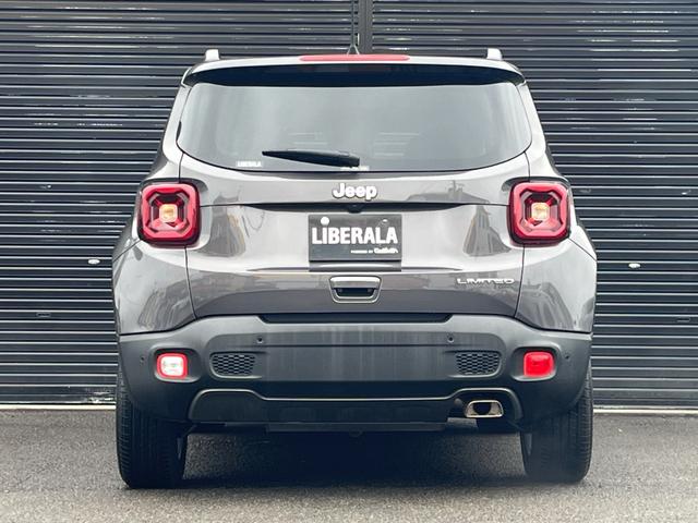 ジープ・レネゲード リミテッド　レザーシート　ステアリングヒーター　ブラインドスポットモニター　純正ナビ（Ｂｌｕｅｔｏｏｔｈ／ＡＵＸ／ワンセグ）　衝突被害軽減システム　バックカメラ　スマートキー　アダブティブクルーズコントロール（56枚目）