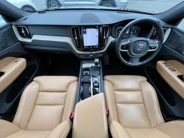 ＸＣ６０ Ｄ４　ＡＷＤ　インスクリプション　パノラマサンルーフ　茶革　ヘッドアップディスプレイ　ＢＬＩＳ　純正ナビ　３６０°カメラ　アダブティブクルーズコントロール　レーンキープアシスト　メモリー付パワーシート　全席シートヒーター　ＥＴＣ（5枚目）