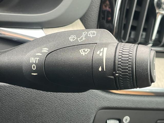ＸＣ６０ Ｄ４　ＡＷＤ　インスクリプション　パノラマサンルーフ　茶革　ヘッドアップディスプレイ　ＢＬＩＳ　純正ナビ　３６０°カメラ　アダブティブクルーズコントロール　レーンキープアシスト　メモリー付パワーシート　全席シートヒーター　ＥＴＣ（22枚目）