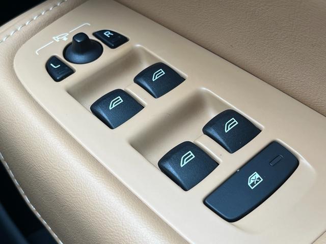 ＸＣ６０ Ｄ４　ＡＷＤ　インスクリプション　パノラマサンルーフ　茶革　ヘッドアップディスプレイ　ＢＬＩＳ　純正ナビ　３６０°カメラ　アダブティブクルーズコントロール　レーンキープアシスト　メモリー付パワーシート　全席シートヒーター　ＥＴＣ（30枚目）
