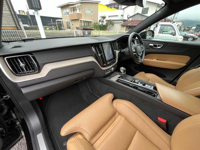ＸＣ６０ Ｄ４　ＡＷＤ　インスクリプション　パノラマサンルーフ　茶革　ヘッドアップディスプレイ　ＢＬＩＳ　純正ナビ　３６０°カメラ　アダブティブクルーズコントロール　レーンキープアシスト　メモリー付パワーシート　全席シートヒーター　ＥＴＣ（41枚目）