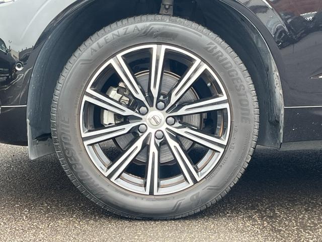 ＸＣ６０ Ｄ４　ＡＷＤ　インスクリプション　パノラマサンルーフ　茶革　ヘッドアップディスプレイ　ＢＬＩＳ　純正ナビ　３６０°カメラ　アダブティブクルーズコントロール　レーンキープアシスト　メモリー付パワーシート　全席シートヒーター　ＥＴＣ（62枚目）