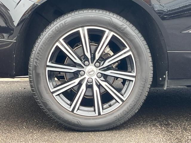 ＸＣ６０ Ｄ４　ＡＷＤ　インスクリプション　パノラマサンルーフ　茶革　ヘッドアップディスプレイ　ＢＬＩＳ　純正ナビ　３６０°カメラ　アダブティブクルーズコントロール　レーンキープアシスト　メモリー付パワーシート　全席シートヒーター　ＥＴＣ（64枚目）