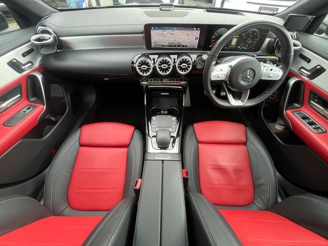 ＣＬＡクラス ＣＬＡ３５　４マチック　パノラミックスライディングルーフ　レーダーセフティーＰＫＧ　アドバンスＰＫＧ　ナビゲーションＰＫＧ　アンビエントライト　メモリー付パワーシート　シートヒーター　　３６０°カメラ　　ＡＣＣ　ＥＴＣ（4枚目）